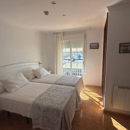 Hostal El Puerto كاليتا دي فيليز المظهر الخارجي الصورة