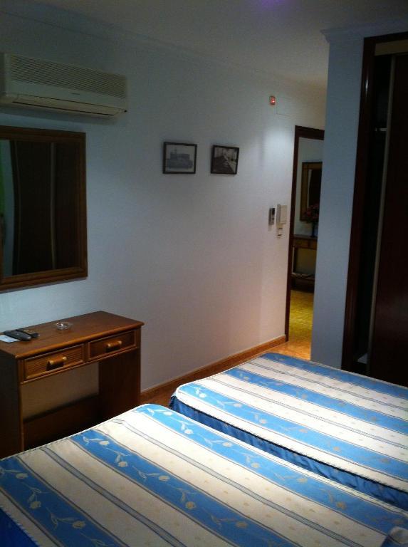 Hostal El Puerto كاليتا دي فيليز الغرفة الصورة