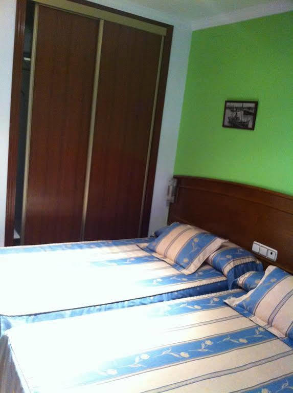 Hostal El Puerto كاليتا دي فيليز المظهر الخارجي الصورة